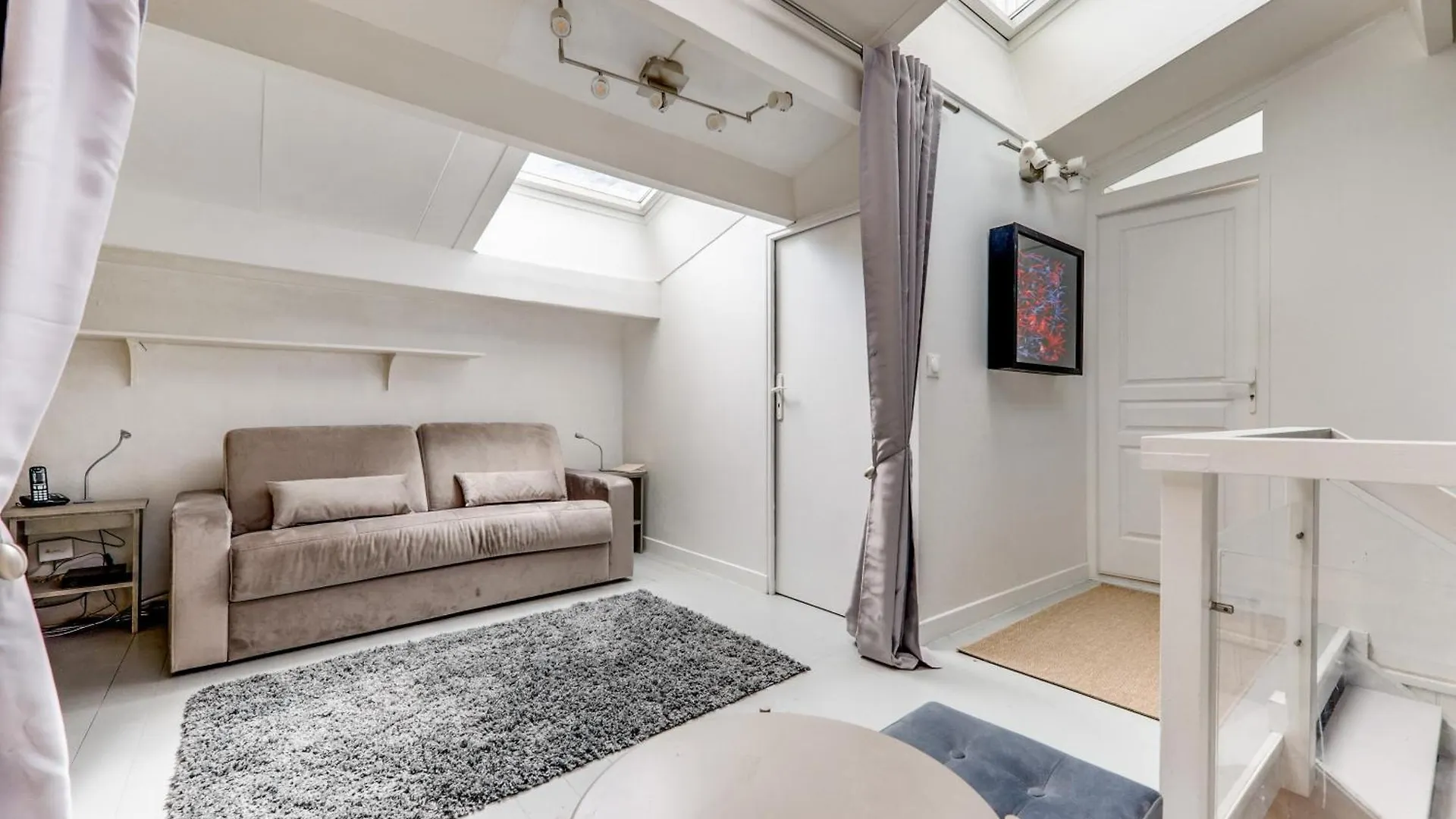 Authentique Appartement Quartier Branche Paris Apartment