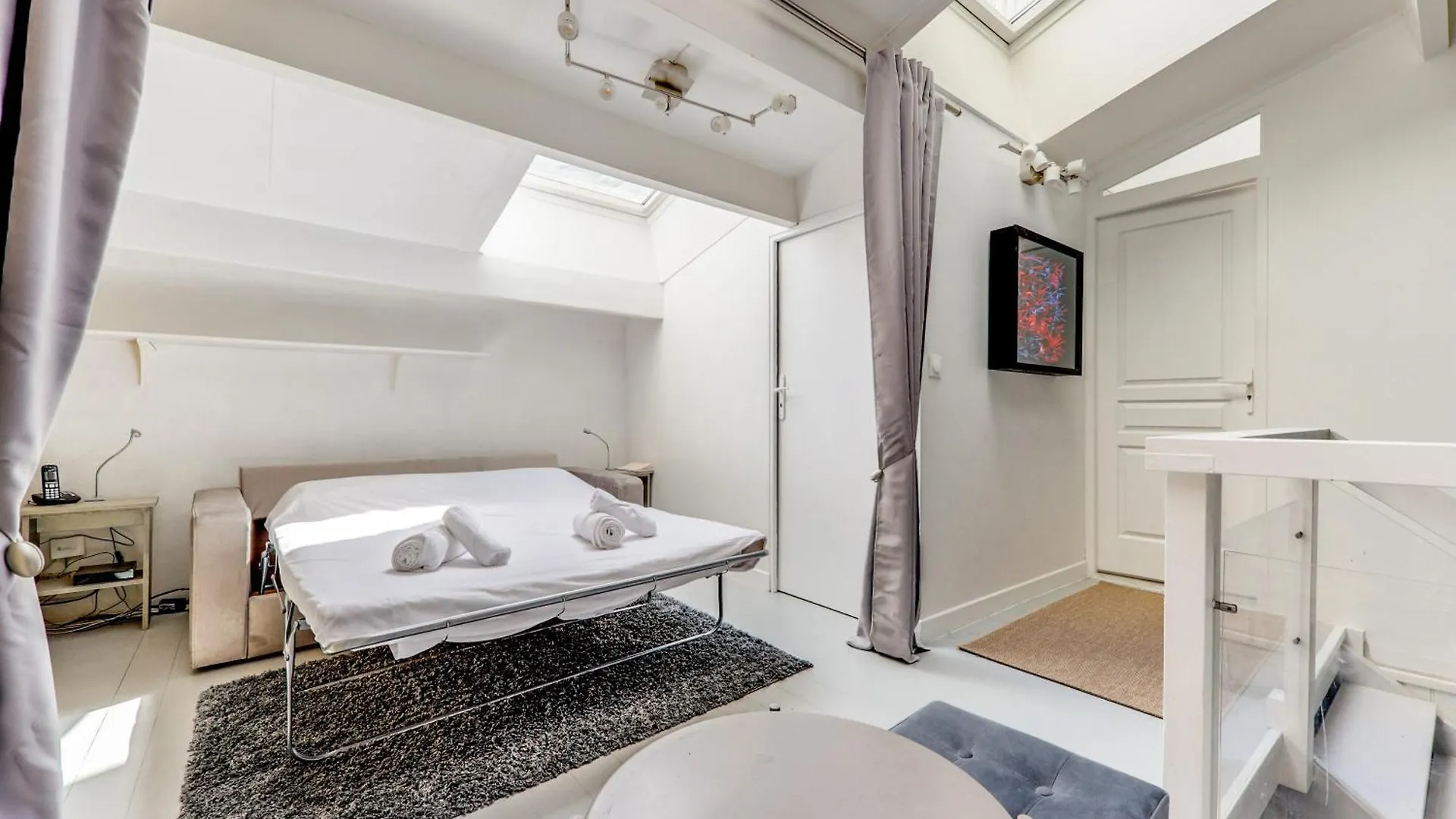 Authentique Appartement Quartier Branche Paris Apartment